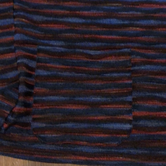 Versatile Polyester spandex shirt - Picture 3 of 3